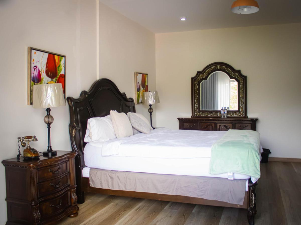 Hotel, Cocoview Valle De Angeles Bagian luar foto