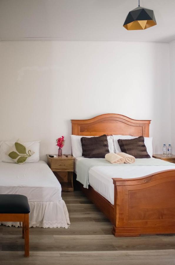 Hotel, Cocoview Valle De Angeles Bagian luar foto