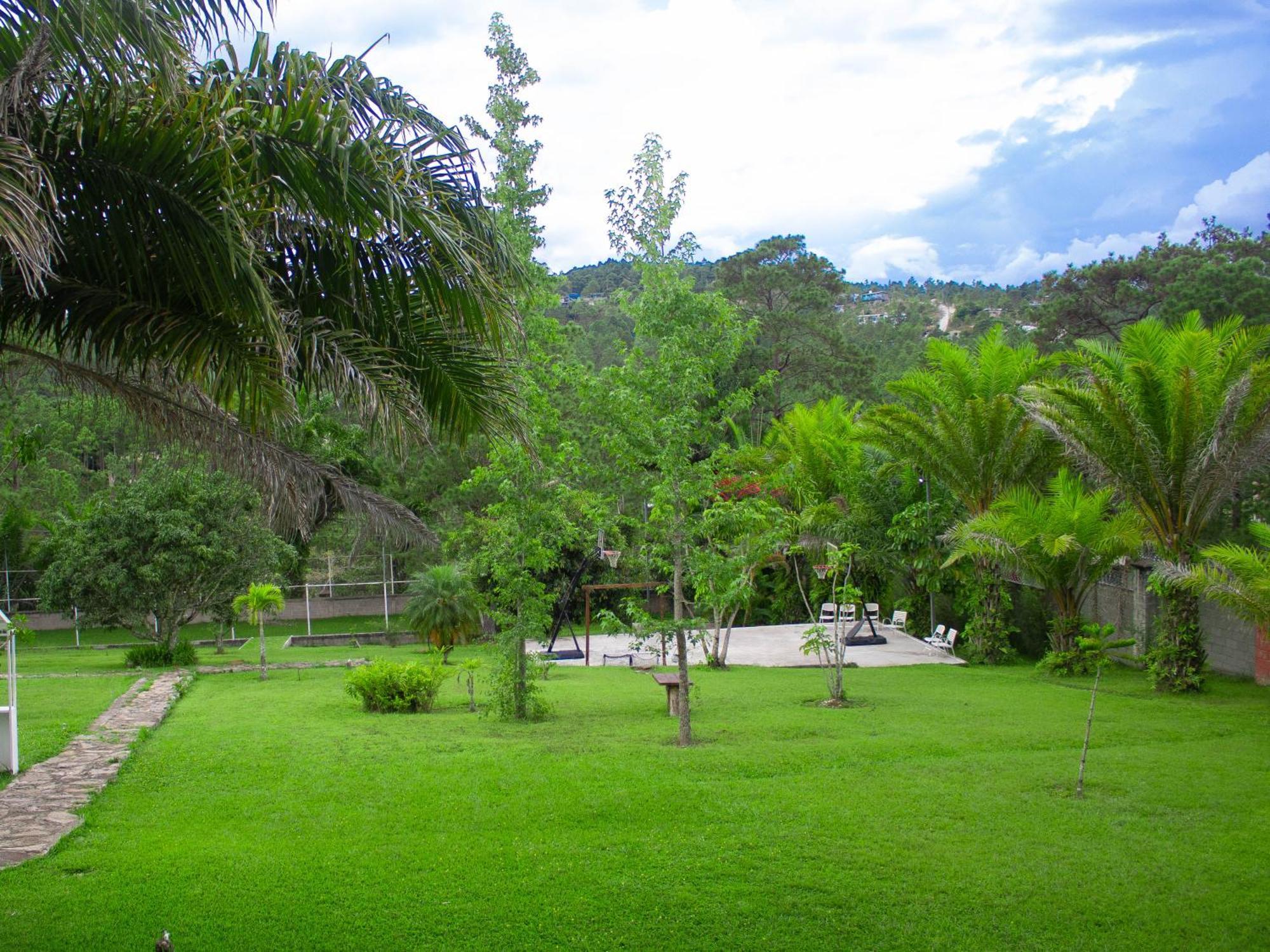 Hotel, Cocoview Valle De Angeles Bagian luar foto